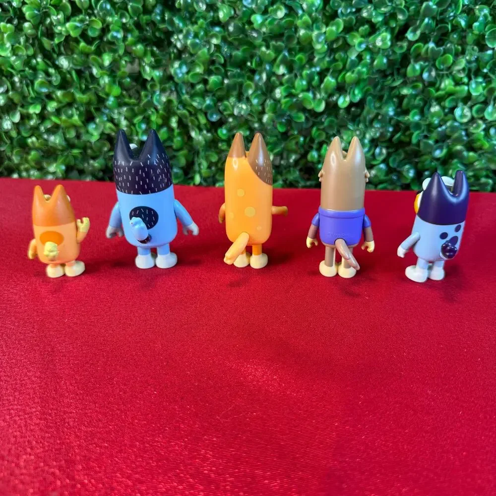 Bluey Family Figure Pack 5 Poseable Characters Action Figures Preschool Toys